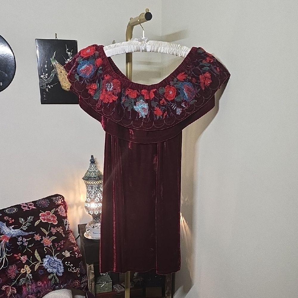 Umgee Burgundy Velvet Floral Embroidered Peasant Dress